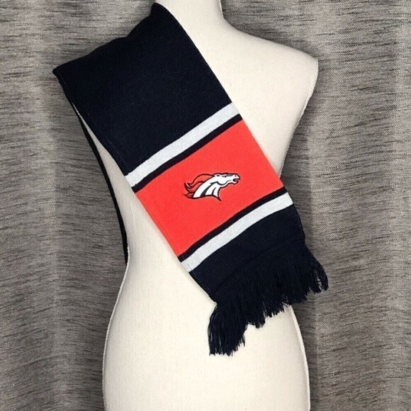 DENVER BRONCOS NFL TEAM APPAREL BLUE AND ORANGE KNIT SCARF WITH FRINGE OSFA - Picture 1 of 5